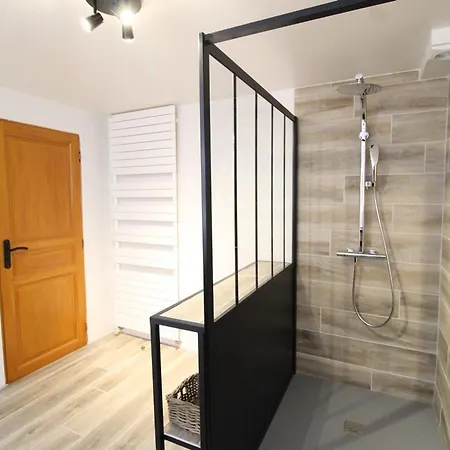 Maison De Caractere Avec Piscine Privee Chauffee, Terrasse, Jardin Clos Et Equipements Modernes - Fr-1-742-548 Nyaraló Saint-Etienne-de-Carlat