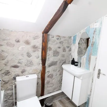 Maison De Caractere Avec Piscine Privee Chauffee, Terrasse, Jardin Clos Et Equipements Modernes - Fr-1-742-548 Nyaraló *