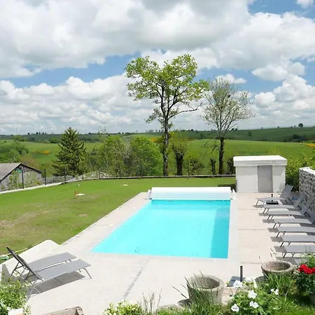 Maison De Caractere Avec Piscine Privee Chauffee, Terrasse, Jardin Clos Et Equipements Modernes - Fr-1-742-548 * Saint-Etienne-de-Carlat